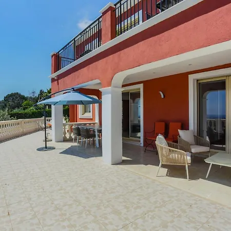 Villa Belle Vue Mer Avec Piscine *